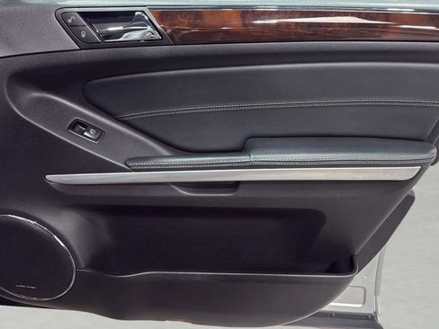 Used 2012 Mercedes-Benz GL 320 BlueTEC 4MATIC image 11