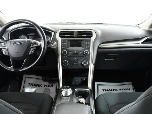 Used 2017 Ford Fusion SE image 7