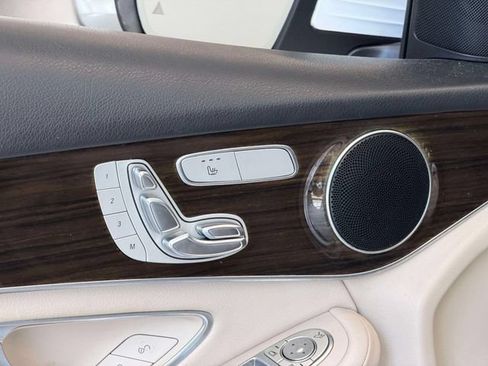 Used 2018 Mercedes-Benz GLC 300 4MATIC image 17