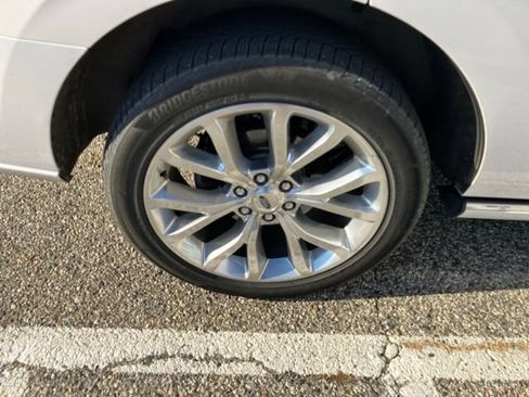 Used 2019 Ford Expedition Platinum AWD/4WD image 8