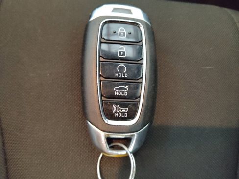 Used 2022 Hyundai Elantra SEL w/ Convenience + Premium Package FWD image 32