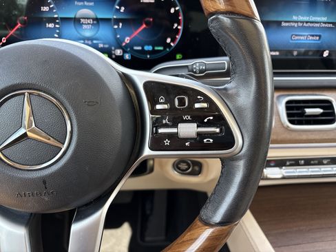 Used 2022 Mercedes-Benz GLS 450 4MATIC image 20