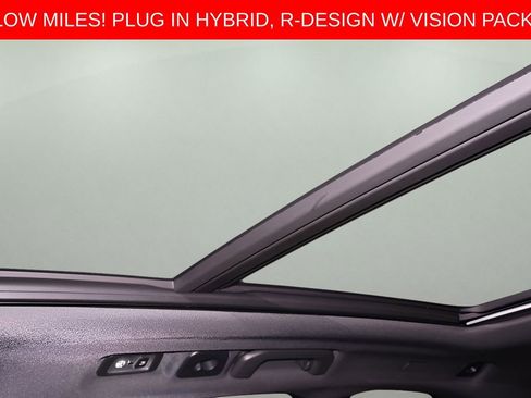 Used 2018 Volvo XC60 T8 R-Design w/ Vision Package image 28