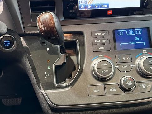 Used 2017 Toyota Sienna Limited Premium AWD/4WD image 15