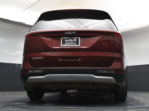 Certified 2023 Kia Carnival LX image 37