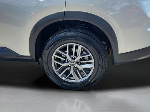 Used 2024 Nissan Rogue S AWD/4WD image 31