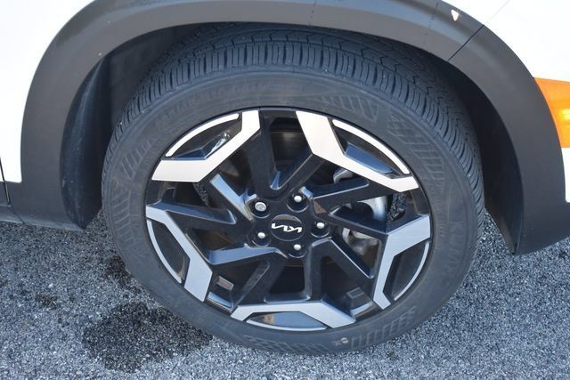 Used 2024 Kia Seltos SX w/ SX Sunroof Package AWD/4WD image 11