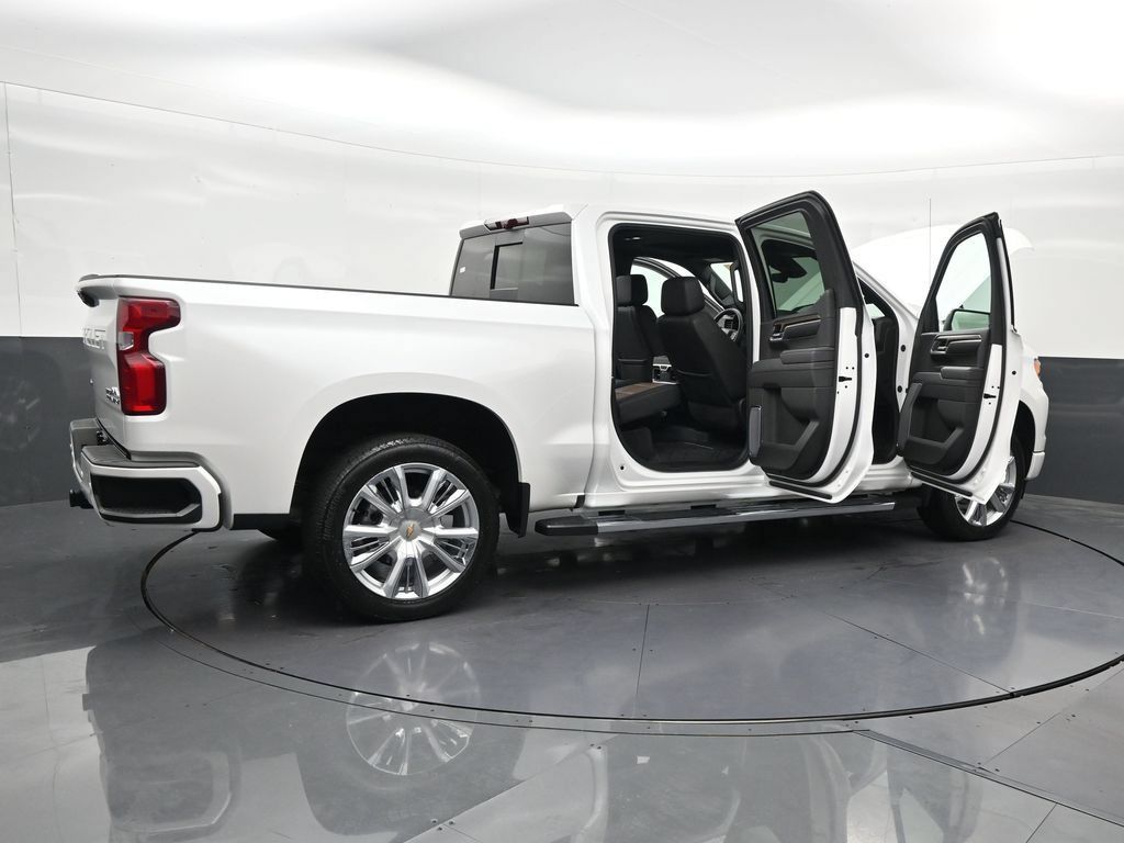 Used 2025 Chevrolet Silverado 1500 High Country w/ High Country Premium Package RWD image 31