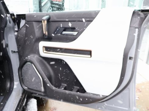 New 2025 GMC Hummer EV 2X image 39