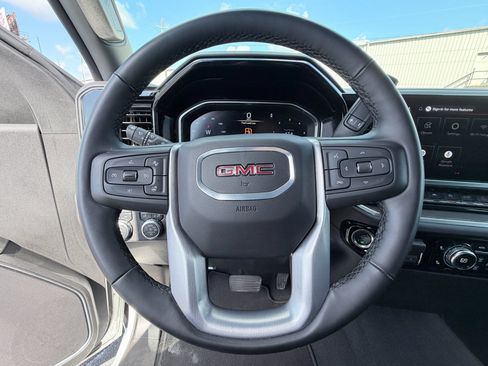 Used 2026 GMC Sierra 1500 SLT AWD/4WD image 13