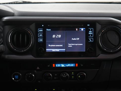 Used 2017 Toyota Tacoma TRD Off-Road w/ Premium & Technology Package AWD/4WD image 15