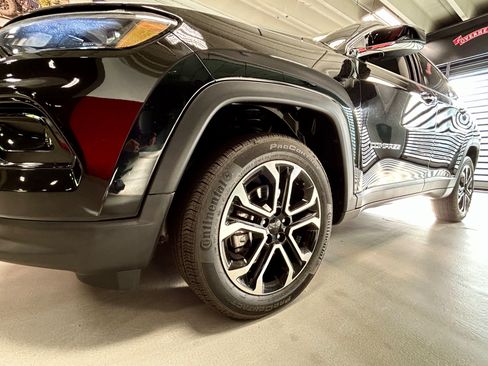 Certified 2022 Jeep Compass Limited AWD/4WD image 37