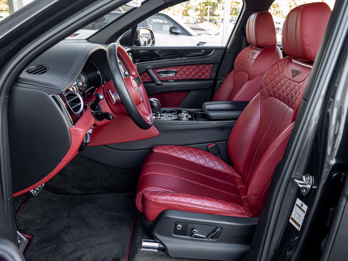 Used 2020 Bentley Bentayga Speed AWD/4WD image 17