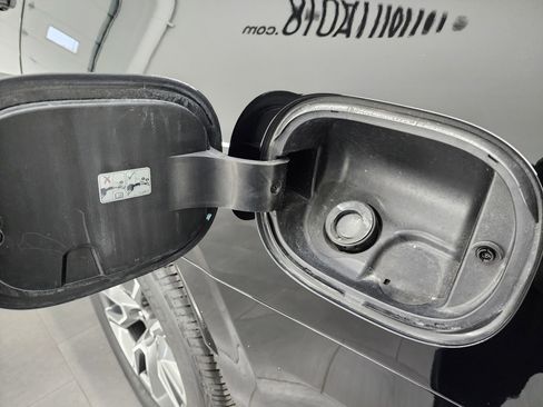 Used 2021 Chevrolet Tahoe LT image 39