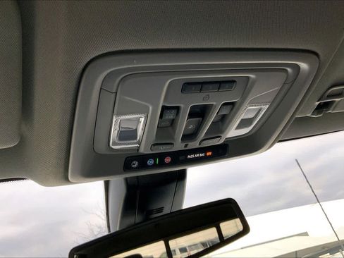 Used 2022 GMC Sierra 3500 Denali image 30