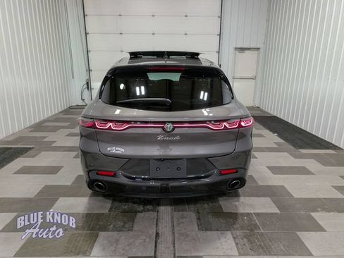 Used 2024 Alfa Romeo Tonale Veloce AWD/4WD image 3