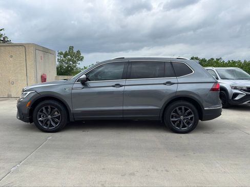 Used 2023 Volkswagen Tiguan SE image 6
