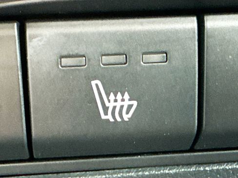 Used 2023 MAZDA MAZDA3 s image 25