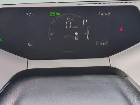 New 2026 Toyota Prius Plug-In Hybrid FWD image 25