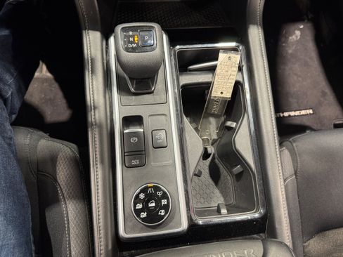 Used 2022 Nissan Pathfinder SV AWD/4WD image 20
