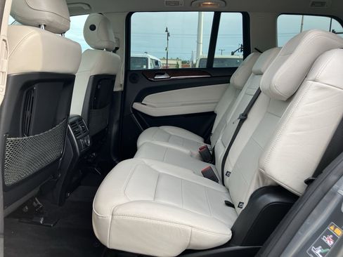 Used 2017 Mercedes-Benz GLS 450 4MATIC image 32