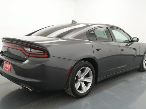 Used 2016 Dodge Charger SXT RWD image 8