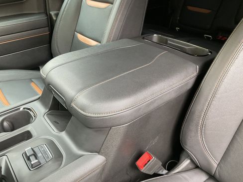 Used 2024 GMC Sierra 1500 AT4 w/ Technology Package AWD/4WD image 21