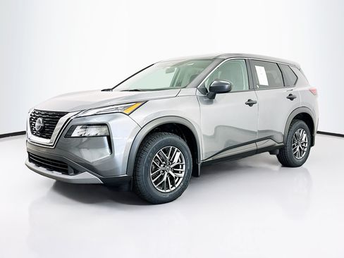 Used 2023 Nissan Rogue S AWD/4WD image 3