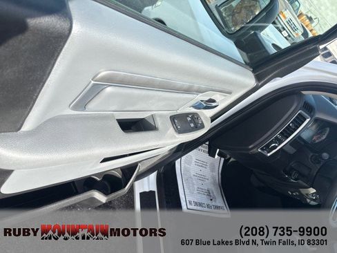 Used 2019 RAM 1500 Classic SLT image 9