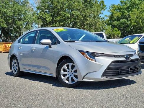 Used 2025 Toyota Corolla LE FWD image 35