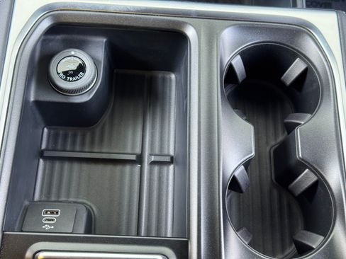 Used 2026 Ford Expedition Platinum w/ Stealth Appearance Package AWD/4WD image 35