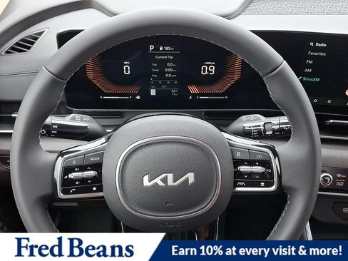 New 2026 Kia Carnival EX FWD image 17