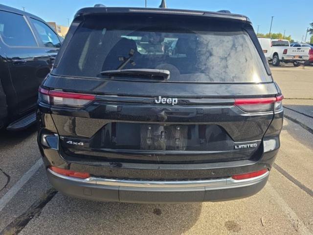 Used 2023 Jeep Grand Cherokee Limited AWD/4WD image 12