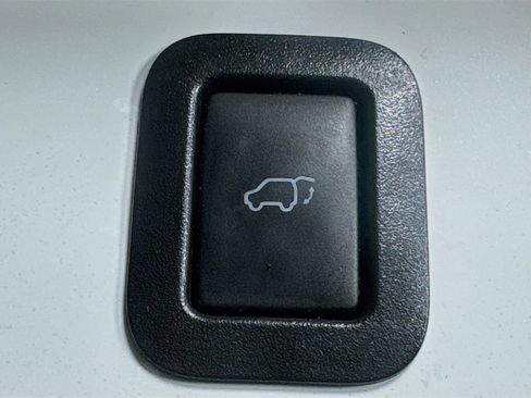 Used 2018 Toyota Highlander Limited image 35