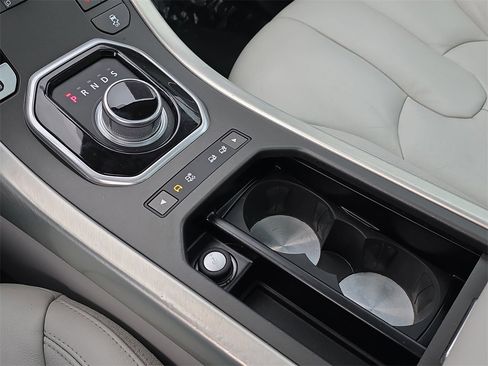 Used 2015 Land Rover Range Rover Evoque Pure Plus image 28