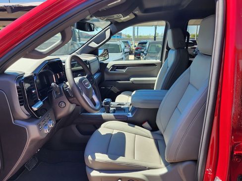 New 2026 GMC Sierra 1500 SLT image 17
