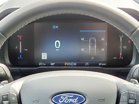 New 2025 Ford Maverick Lobo image 32