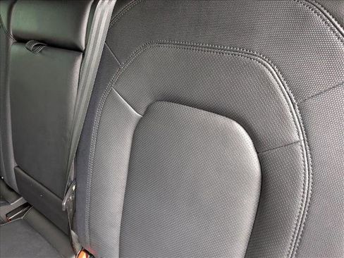 Used 2024 Land Rover Defender 110 X-Dynamic SE image 15