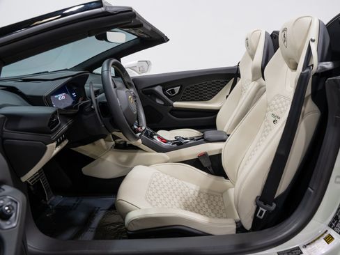 Used 2024 Lamborghini Huracan EVO AWD/4WD image 47