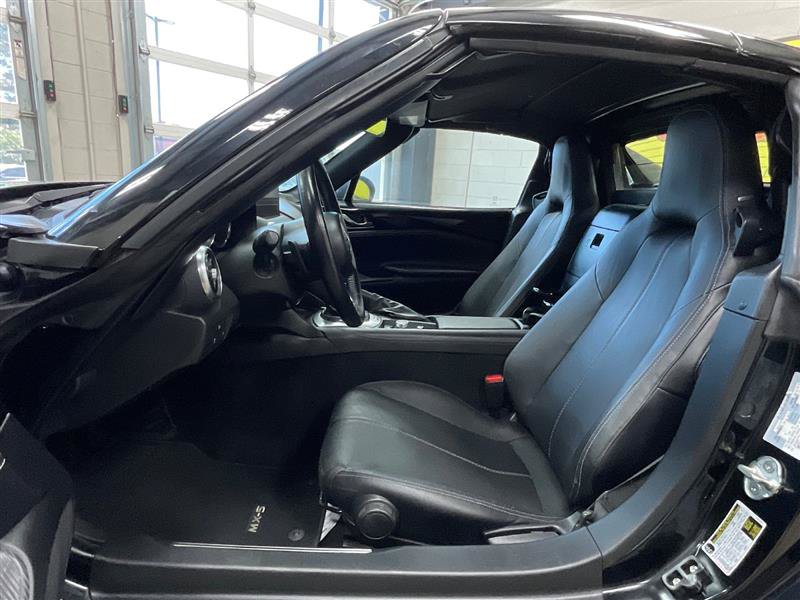 Used 2024 MAZDA MX-5 Miata RF Grand Touring RWD image 11