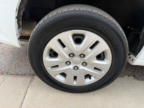 Used 2019 Dodge Grand Caravan SE FWD image 19