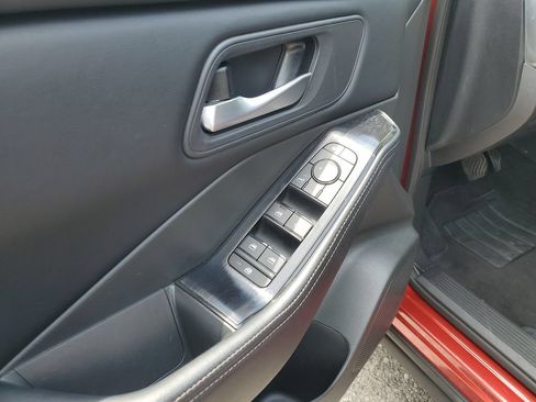Certified 2025 Nissan Rogue SV AWD/4WD image 15