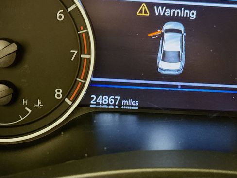 Used 2023 Nissan Altima 2.5 SV w/ SV Premium Package image 19