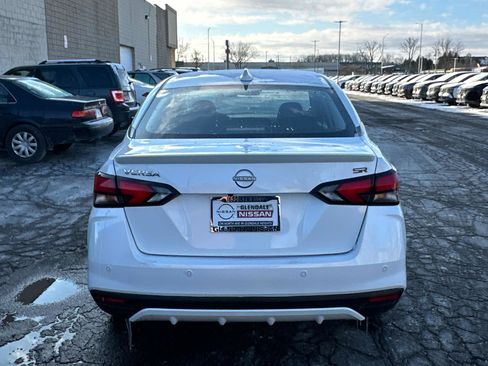 New 2025 Nissan Versa SR w/ Trunk Package image 5