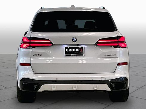 Used 2025 BMW X5 sDrive40i w/ M Sport Package RWD image 4