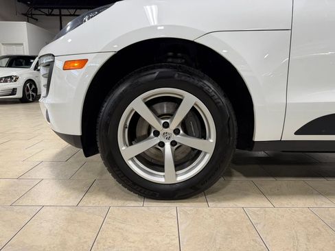 Used 2018 Porsche Macan AWD/4WD image 38