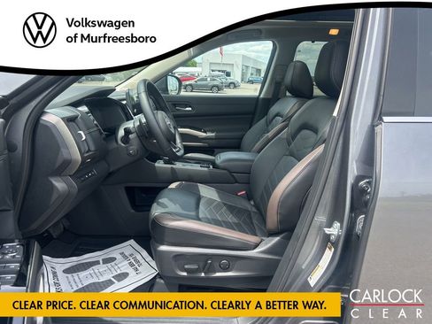 Used 2024 Nissan Pathfinder Platinum w/ Cargo Package AWD/4WD image 15