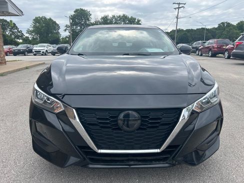 Used 2022 Nissan Sentra SV w/ SV Premium Package FWD image 2