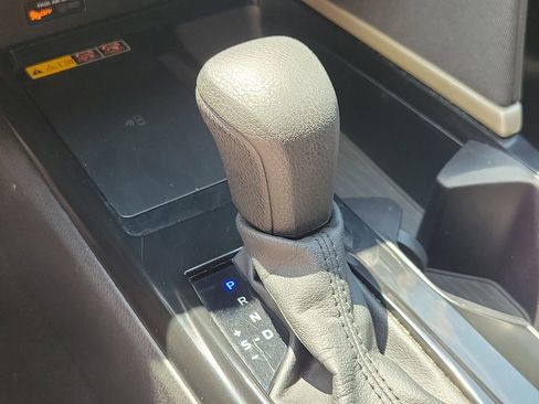 Used 2025 Toyota Camry LE image 28