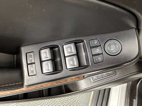 Used 2016 Chevrolet Suburban LTZ AWD/4WD image 12